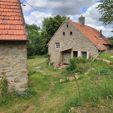 Holiday home Magnifique Moulin Au Bord D'une Riviere, Calme Absolu, Piano Doyet