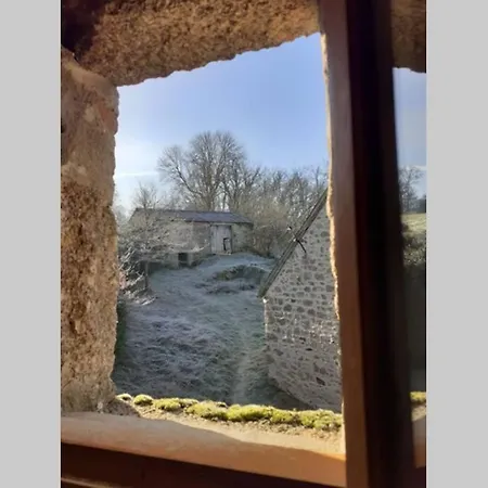 Magnifique Moulin Au Bord D'une Riviere, Calme Absolu, Piano *