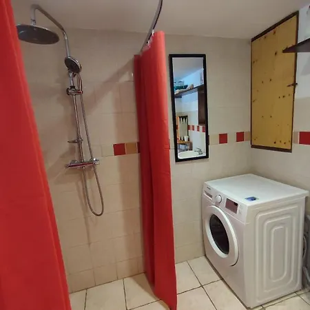 Magnifique Moulin Au Bord D'une Riviere, Calme Absolu, Piano *