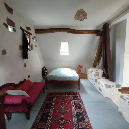 Nyaraló Magnifique Moulin Au Bord D'une Riviere, Calme Absolu, Piano Doyet