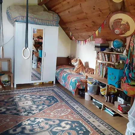 Magnifique Moulin Au Bord D'une Riviere, Calme Absolu, Piano *