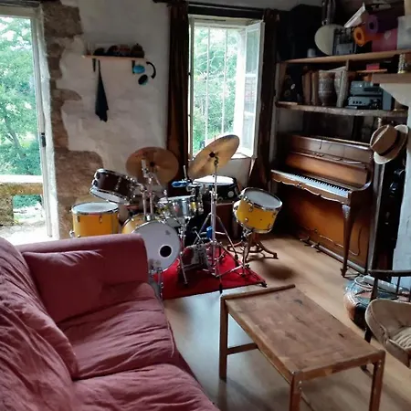 Magnifique Moulin Au Bord D'une Riviere, Calme Absolu, Piano