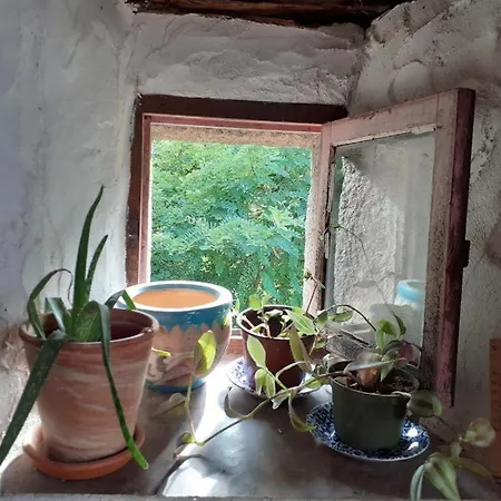 Magnifique Moulin Au Bord D'une Riviere, Calme Absolu, Piano *