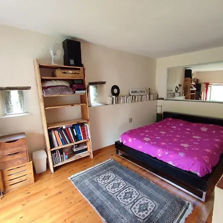 Magnifique Moulin Au Bord D'une Riviere, Calme Absolu, Piano Doyet