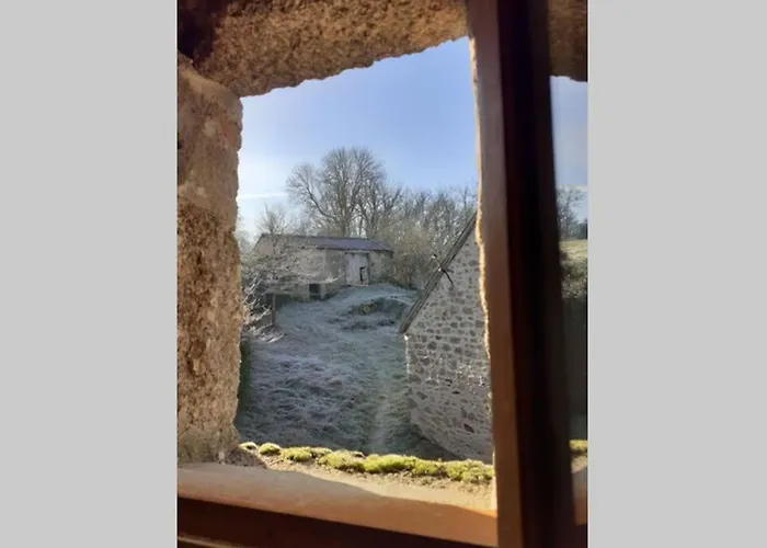 Magnifique Moulin Au Bord D'une Riviere, Calme Absolu, Piano *