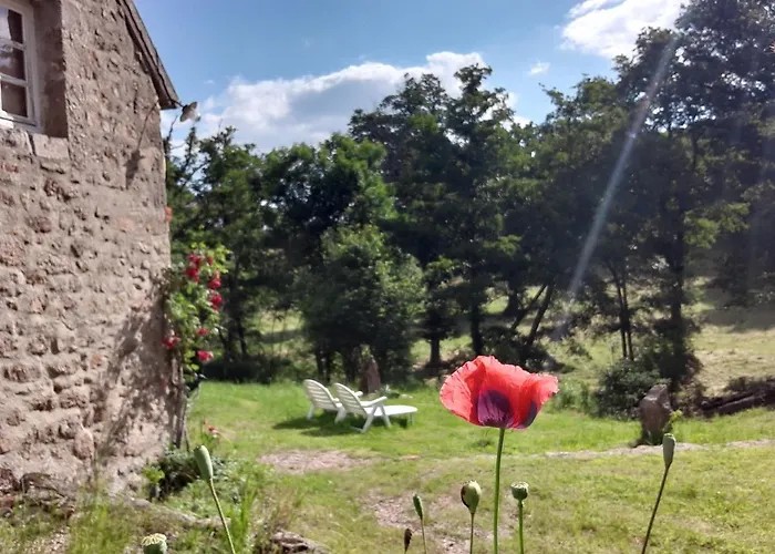 Holiday home Magnifique Moulin Au Bord D'une Riviere, Calme Absolu, Piano *