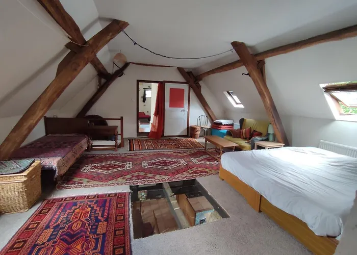 Holiday home Magnifique Moulin Au Bord D'une Riviere, Calme Absolu, Piano Doyet