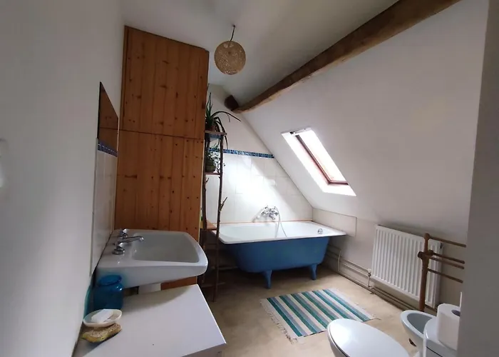 Holiday home Magnifique Moulin Au Bord D'une Riviere, Calme Absolu, Piano