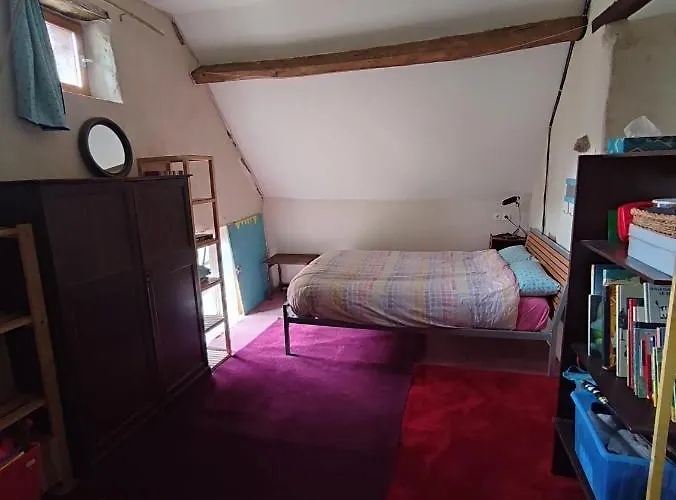 Magnifique Moulin Au Bord D'une Riviere, Calme Absolu, Piano Doyet