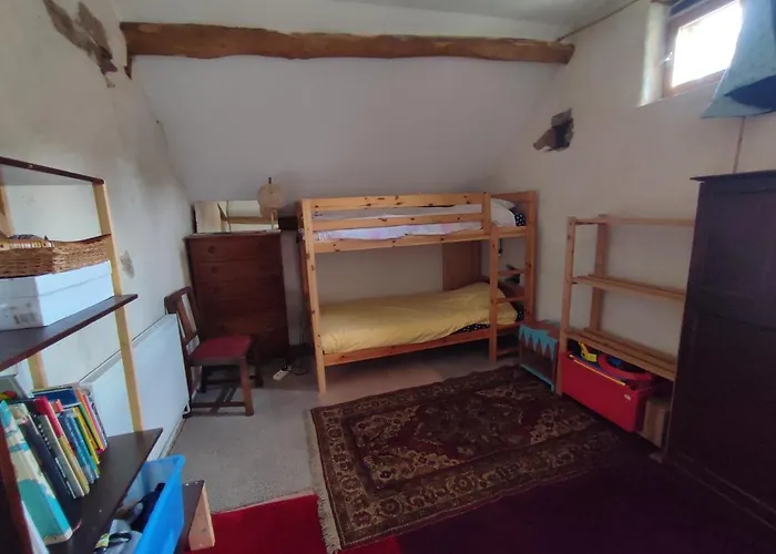 Magnifique Moulin Au Bord D'une Riviere, Calme Absolu, Piano *