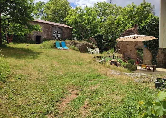 Holiday home Magnifique Moulin Au Bord D'une Riviere, Calme Absolu, Piano