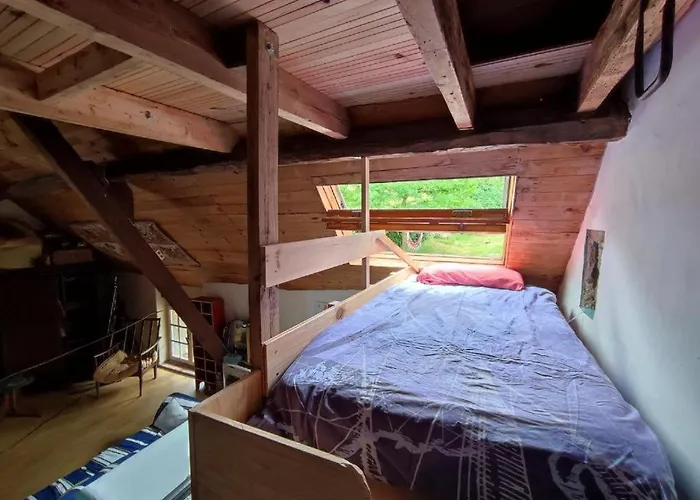 Magnifique Moulin Au Bord D'une Riviere, Calme Absolu, Piano Doyet