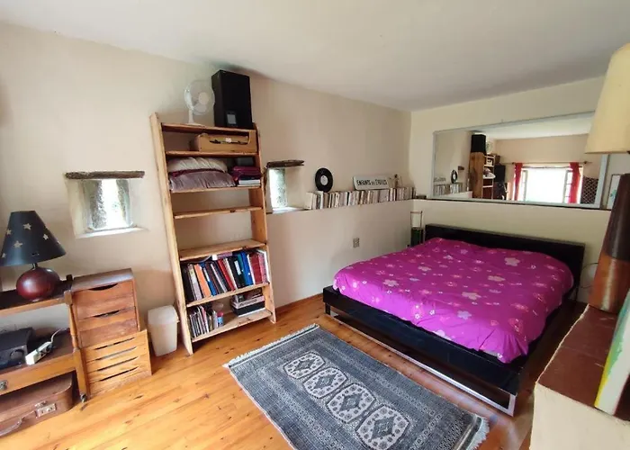 Magnifique Moulin Au Bord D'une Riviere, Calme Absolu, Piano Doyet